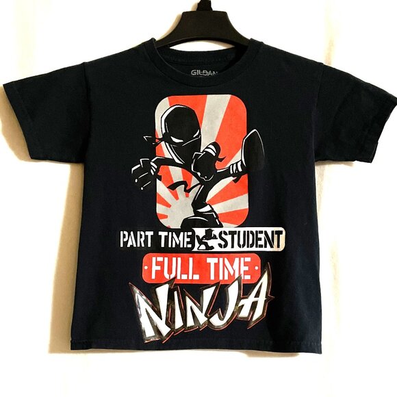 Boys Gildan Short Sleeve Black Shirt SZ M (8) - Picture 1 of 3